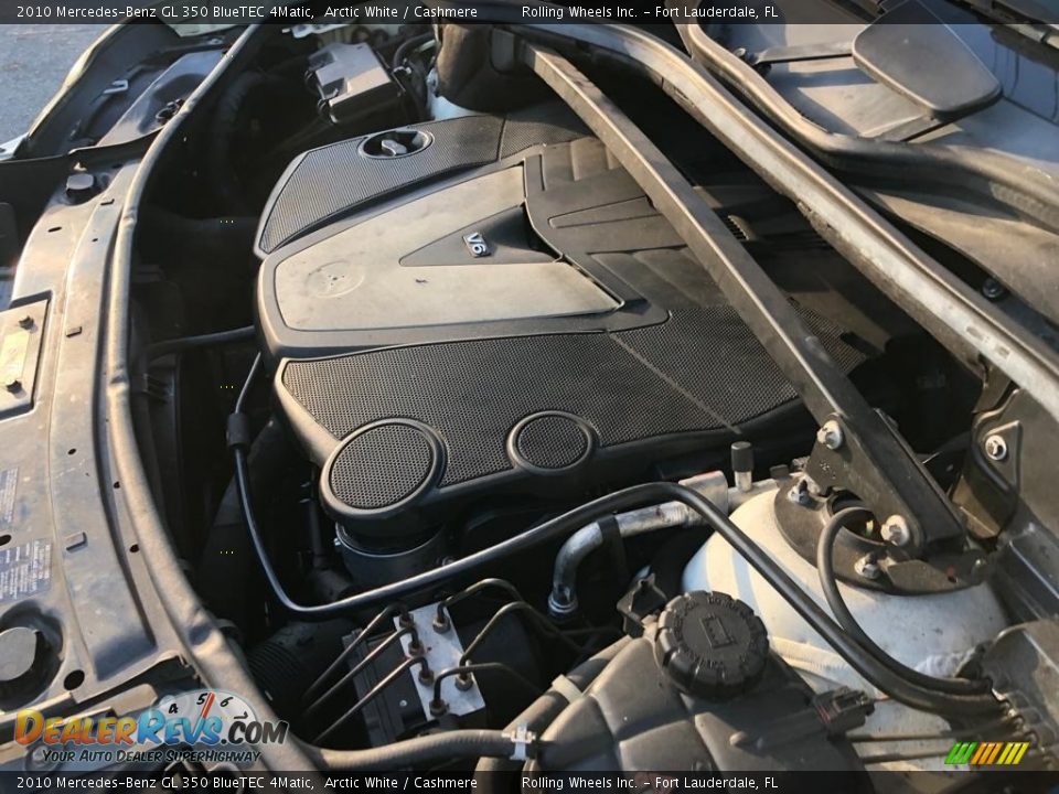 2010 Mercedes-Benz GL 350 BlueTEC 4Matic Arctic White / Cashmere Photo #18