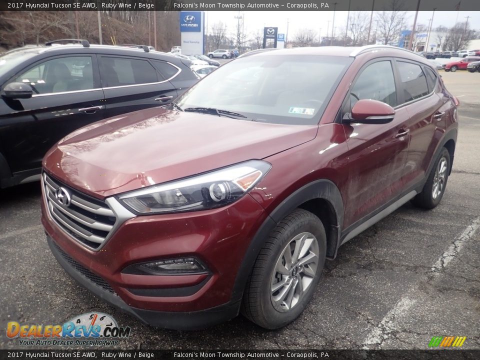 Front 3/4 View of 2017 Hyundai Tucson SE AWD Photo #1