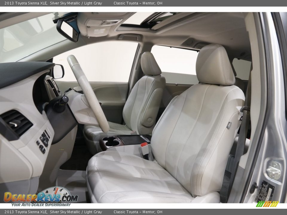 2013 Toyota Sienna XLE Silver Sky Metallic / Light Gray Photo #5