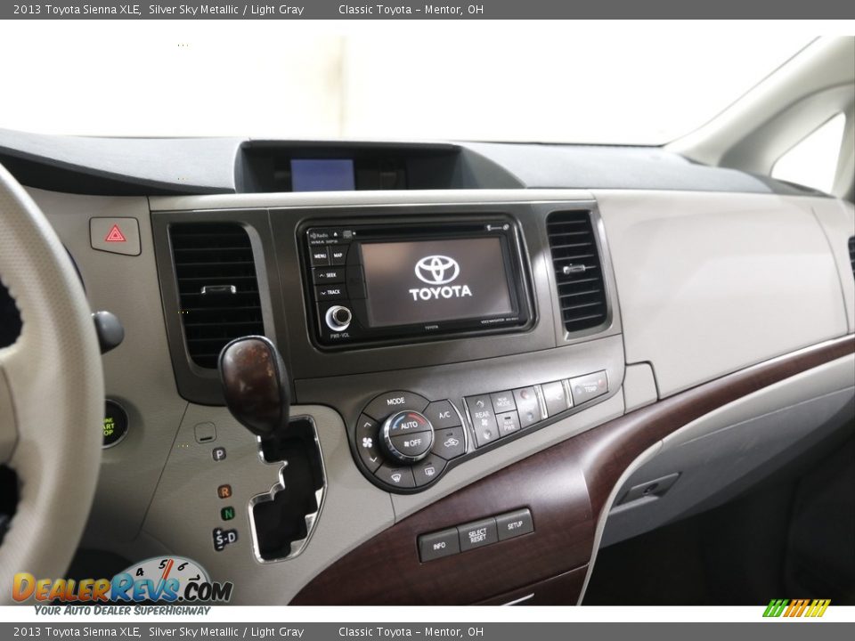 2013 Toyota Sienna XLE Silver Sky Metallic / Light Gray Photo #9