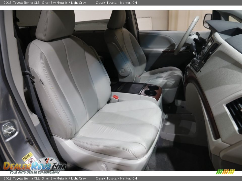 2013 Toyota Sienna XLE Silver Sky Metallic / Light Gray Photo #16