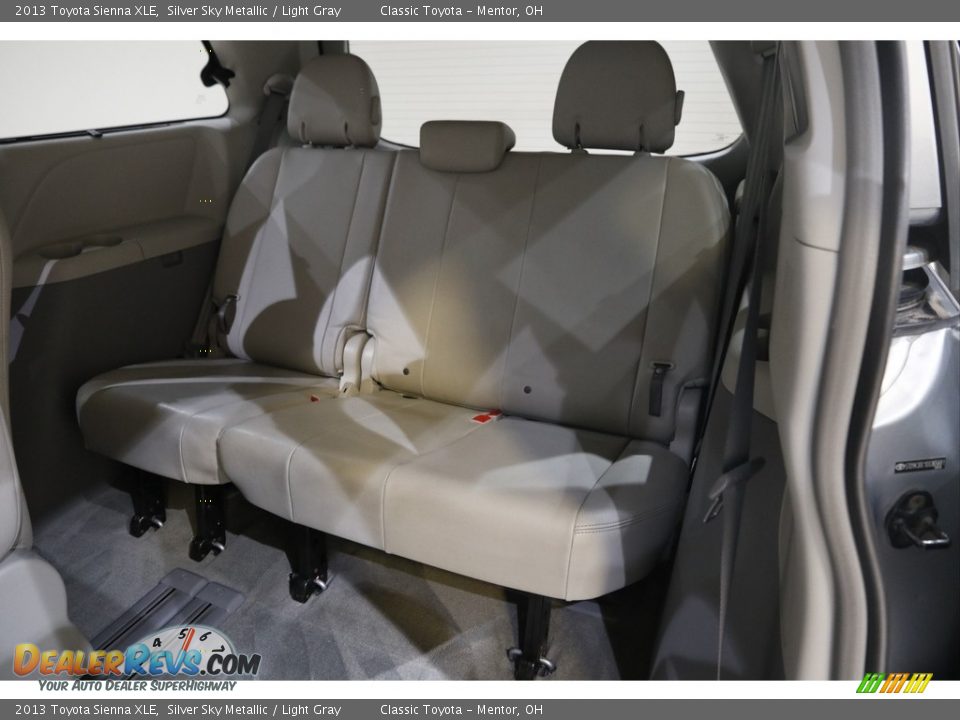 2013 Toyota Sienna XLE Silver Sky Metallic / Light Gray Photo #19
