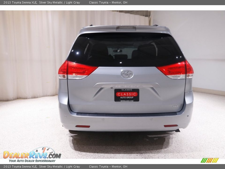 2013 Toyota Sienna XLE Silver Sky Metallic / Light Gray Photo #20