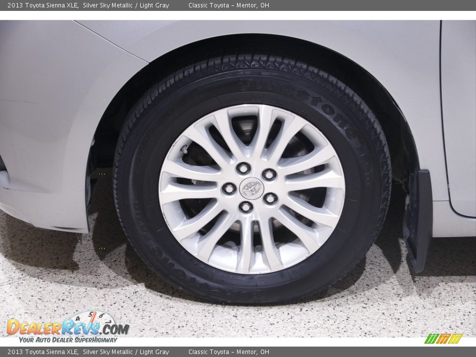 2013 Toyota Sienna XLE Silver Sky Metallic / Light Gray Photo #22