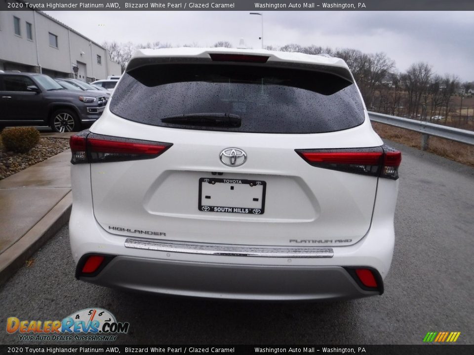 2020 Toyota Highlander Platinum AWD Blizzard White Pearl / Glazed Caramel Photo #17