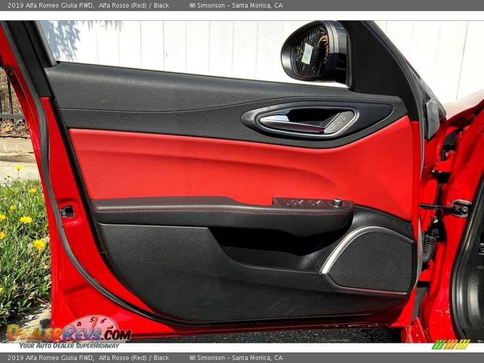 Door Panel of 2019 Alfa Romeo Giulia RWD Photo #24