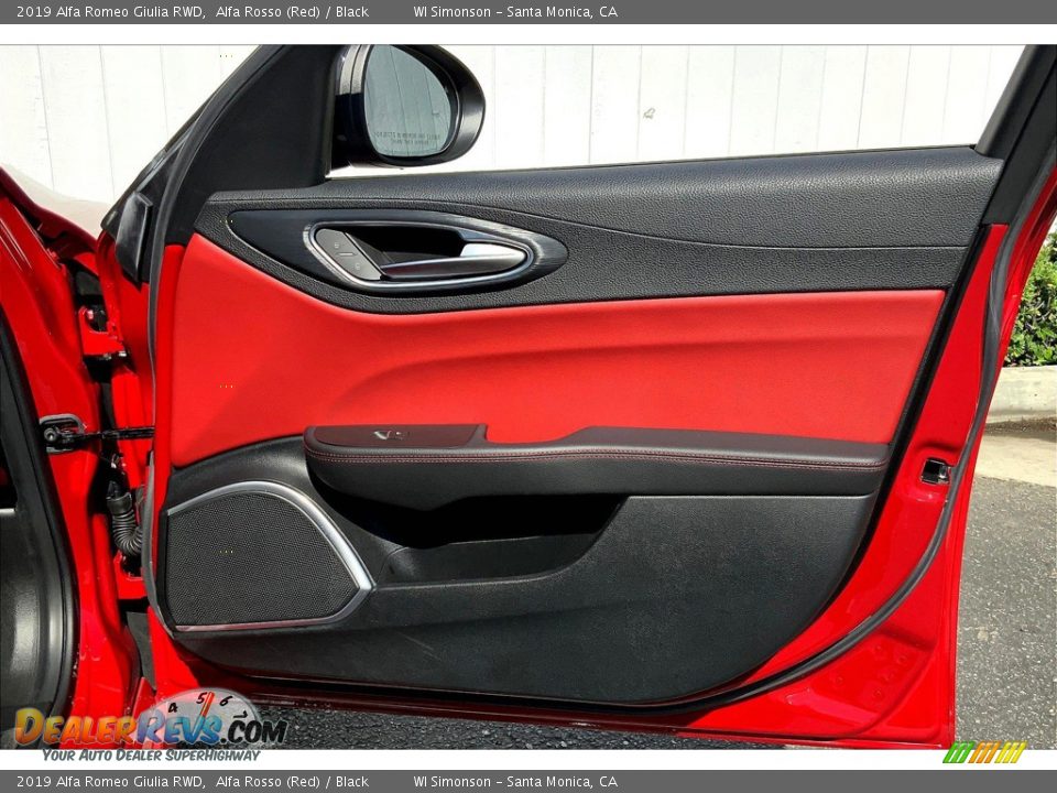 Door Panel of 2019 Alfa Romeo Giulia RWD Photo #25