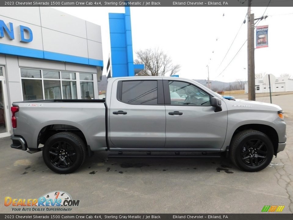 2023 Chevrolet Silverado 1500 Custom Crew Cab 4x4 Sterling Gray Metallic / Jet Black Photo #9