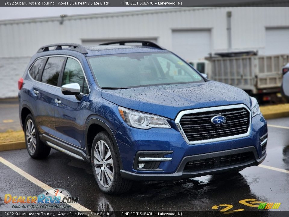 Front 3/4 View of 2022 Subaru Ascent Touring Photo #3