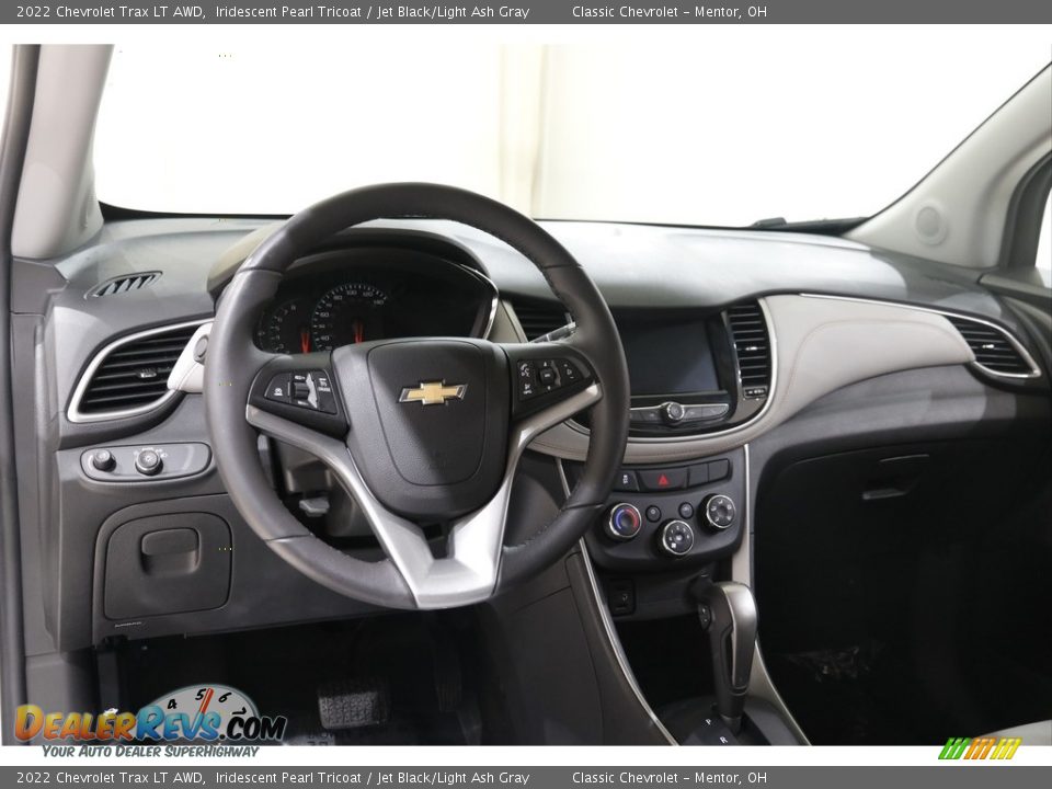 2022 Chevrolet Trax LT AWD Iridescent Pearl Tricoat / Jet Black/Light Ash Gray Photo #6