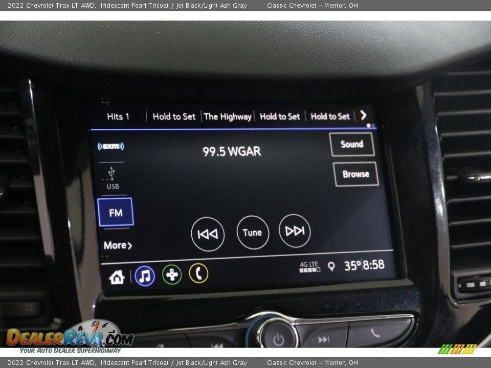 2022 Chevrolet Trax LT AWD Iridescent Pearl Tricoat / Jet Black/Light Ash Gray Photo #10