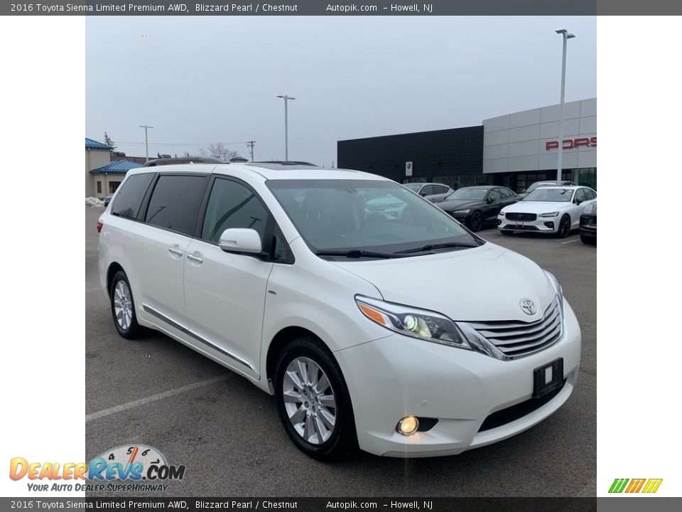 Front 3/4 View of 2016 Toyota Sienna Limited Premium AWD Photo #7