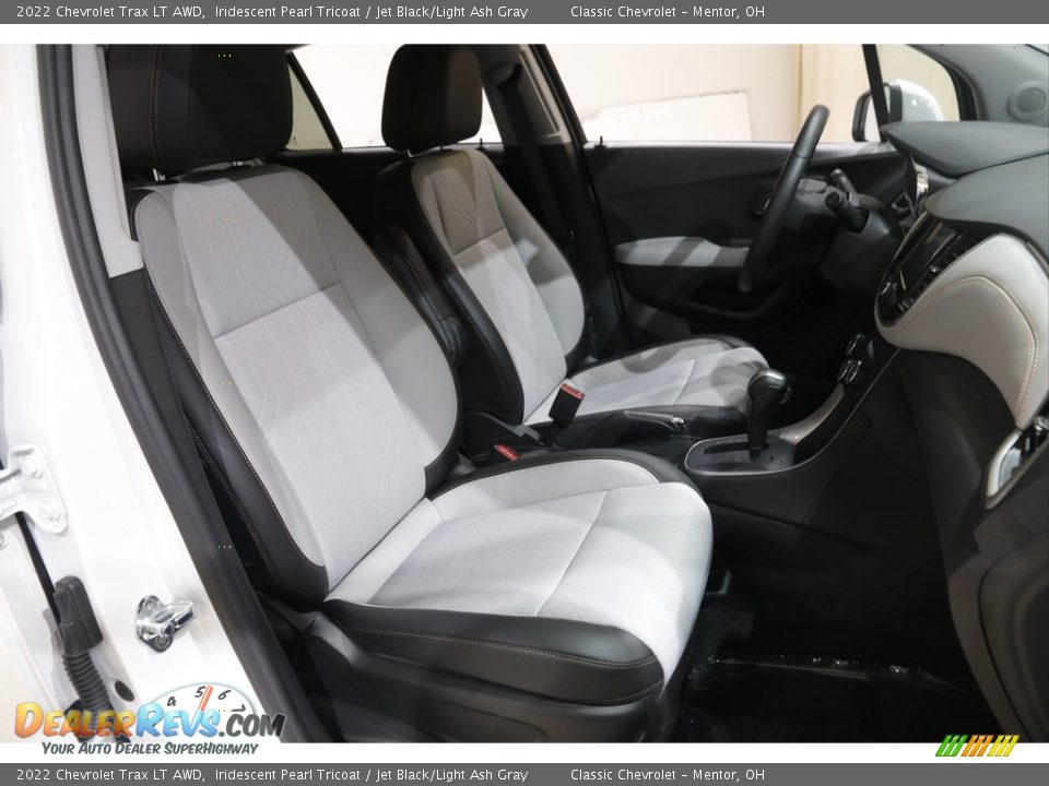 2022 Chevrolet Trax LT AWD Iridescent Pearl Tricoat / Jet Black/Light Ash Gray Photo #14