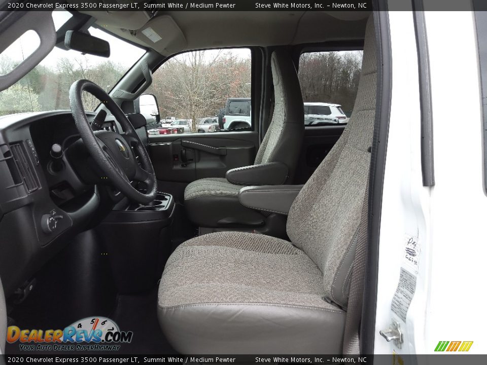 Medium Pewter Interior - 2020 Chevrolet Express 3500 Passenger LT Photo #10