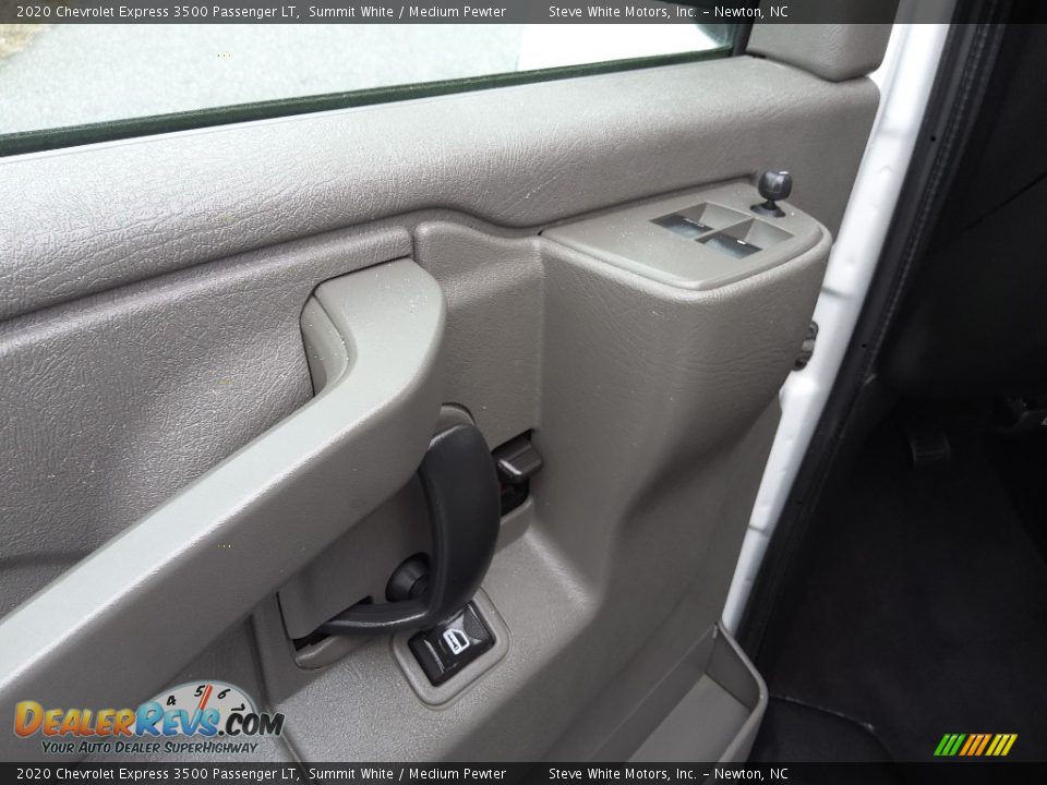 Door Panel of 2020 Chevrolet Express 3500 Passenger LT Photo #11