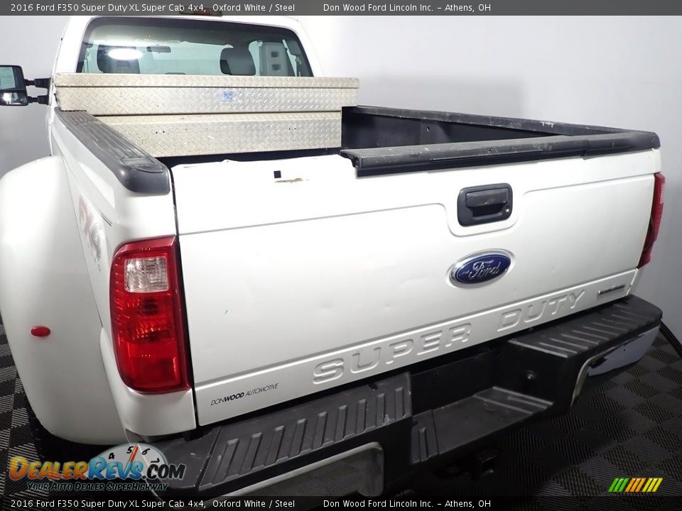 2016 Ford F350 Super Duty XL Super Cab 4x4 Oxford White / Steel Photo #12