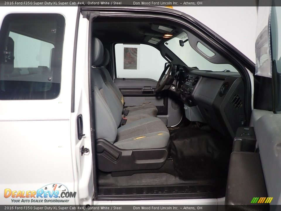 2016 Ford F350 Super Duty XL Super Cab 4x4 Oxford White / Steel Photo #27