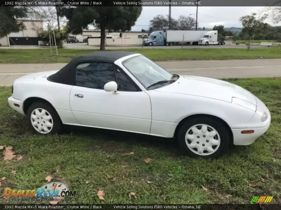 Crystal White 1992 Mazda MX-5 Miata Roadster Photo #2