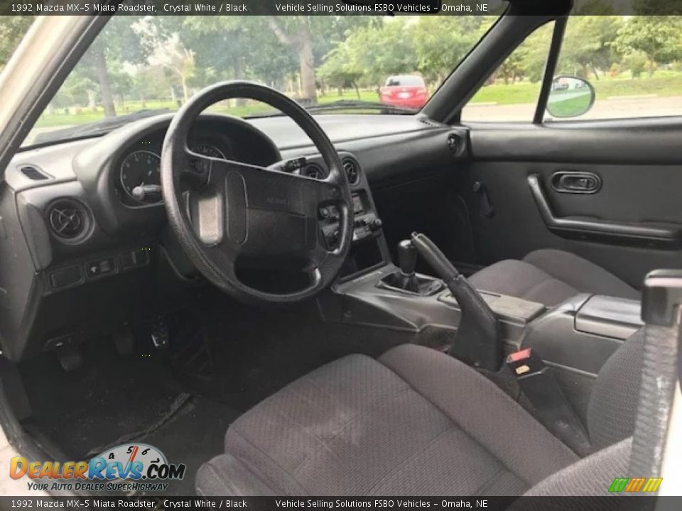 Front Seat of 1992 Mazda MX-5 Miata Roadster Photo #4