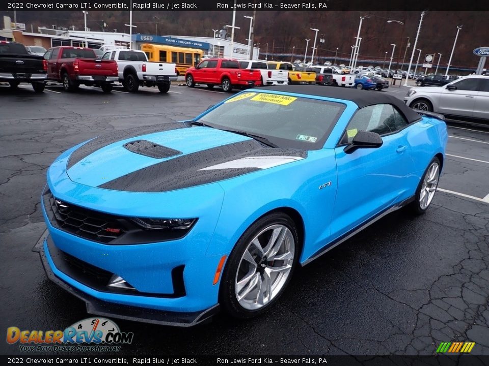 Front 3/4 View of 2022 Chevrolet Camaro LT1 Convertible Photo #4