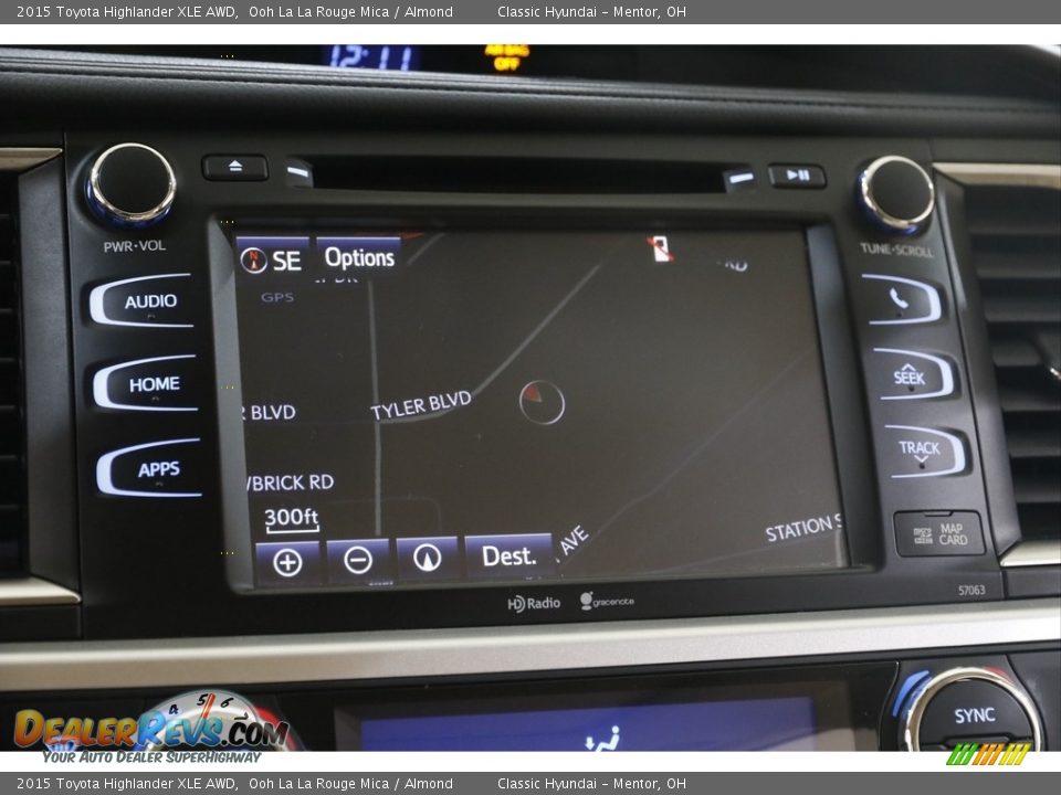 2015 Toyota Highlander XLE AWD Ooh La La Rouge Mica / Almond Photo #10