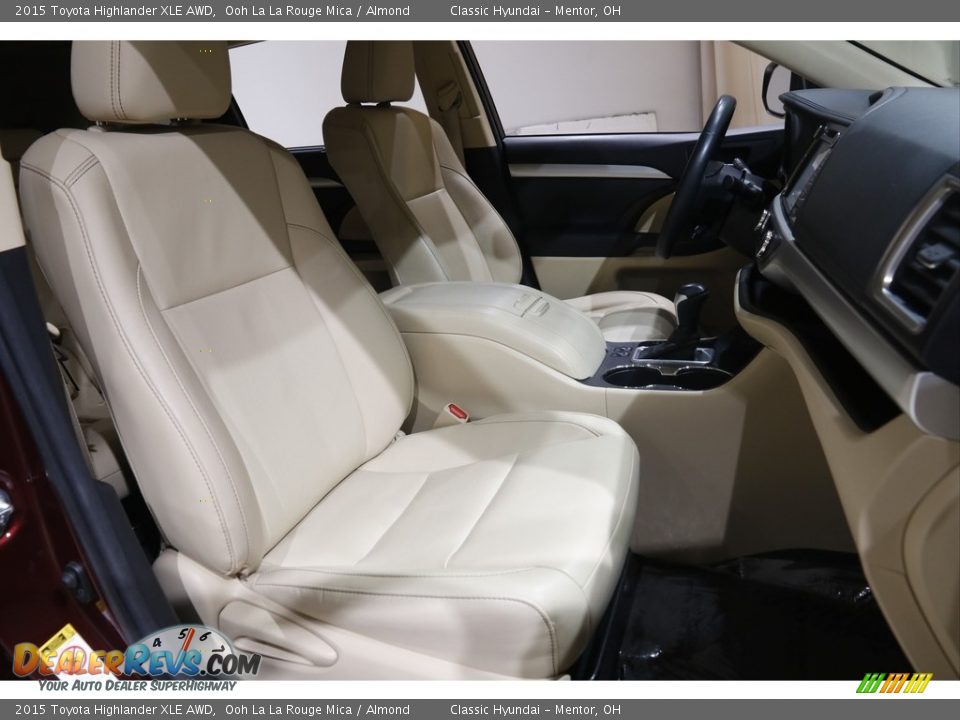 2015 Toyota Highlander XLE AWD Ooh La La Rouge Mica / Almond Photo #17