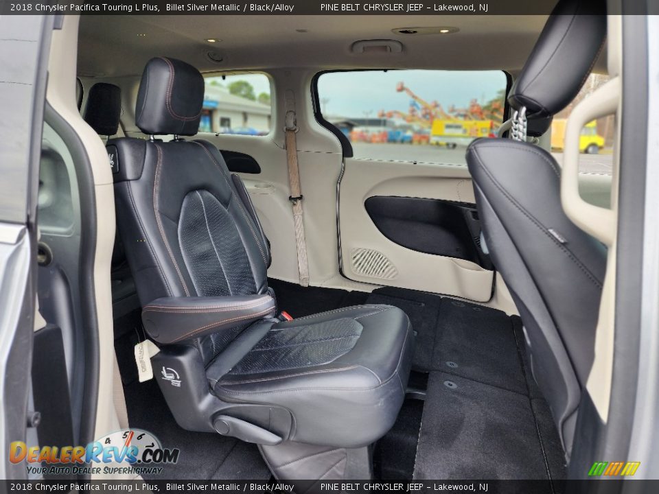 2018 Chrysler Pacifica Touring L Plus Billet Silver Metallic / Black/Alloy Photo #27