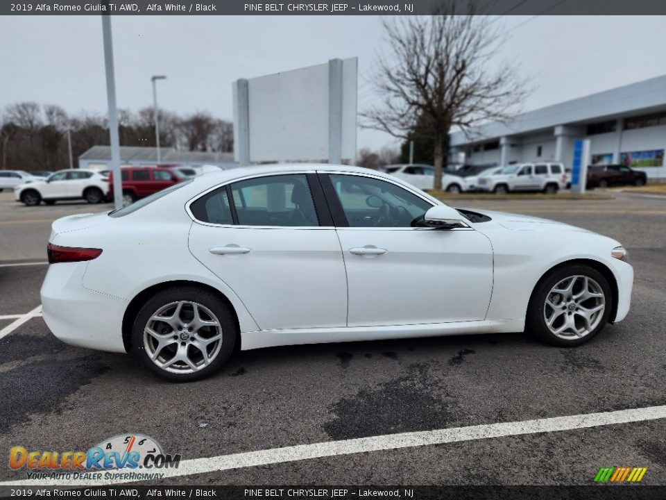 2019 Alfa Romeo Giulia Ti AWD Alfa White / Black Photo #4