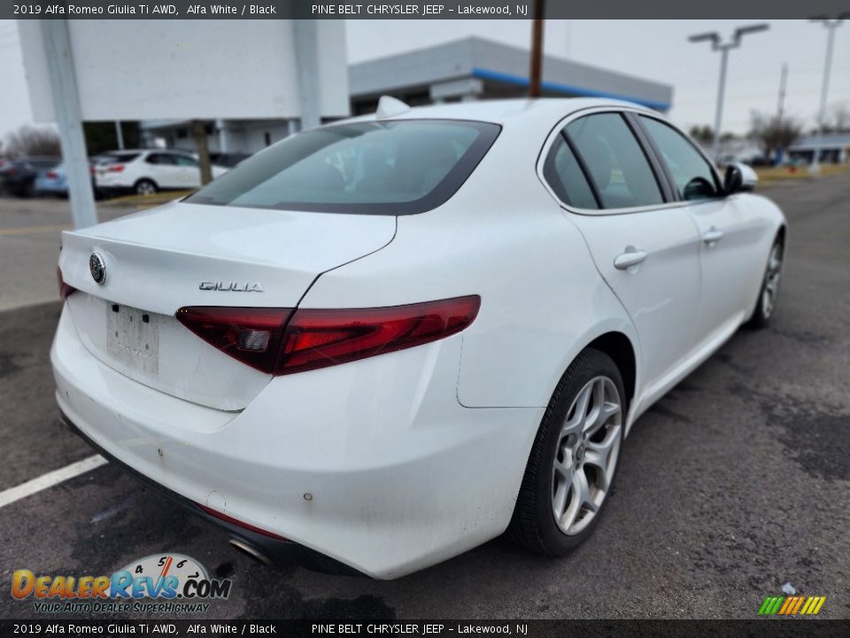 2019 Alfa Romeo Giulia Ti AWD Alfa White / Black Photo #6