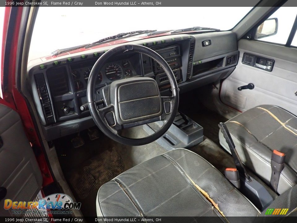 Front Seat of 1996 Jeep Cherokee SE Photo #11