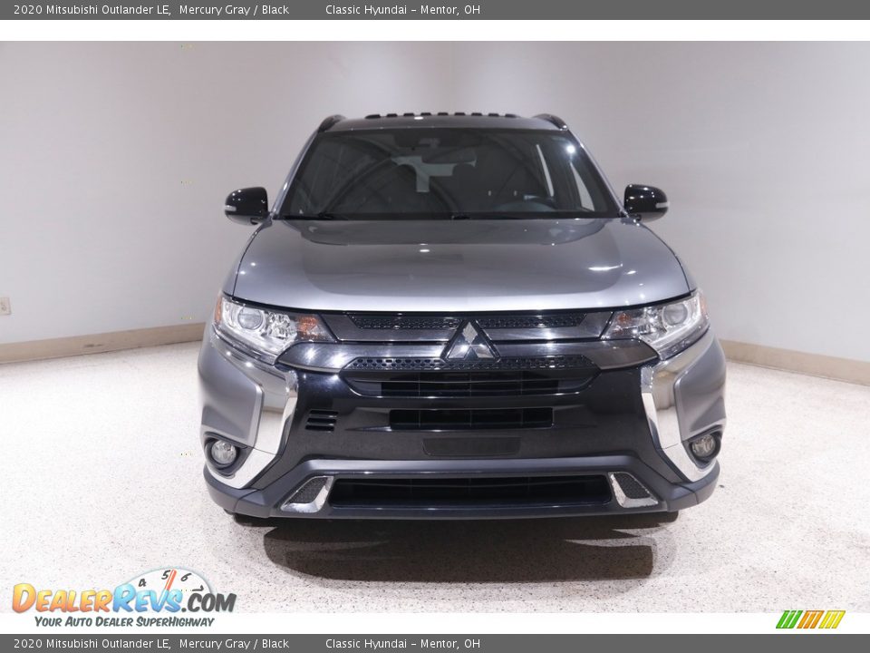 2020 Mitsubishi Outlander LE Mercury Gray / Black Photo #2