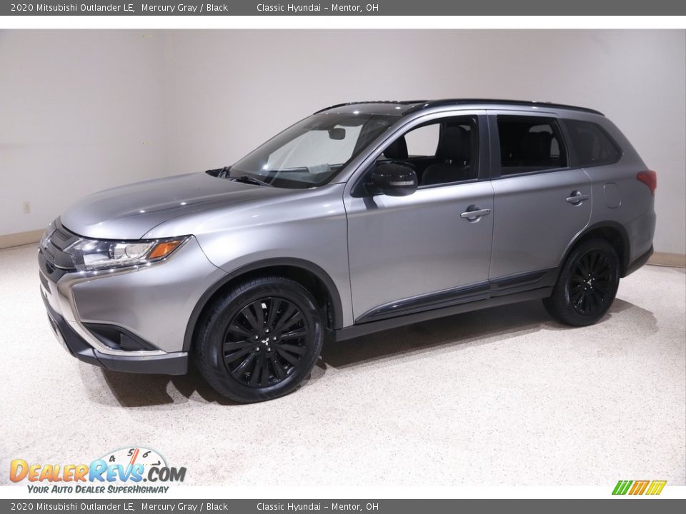 2020 Mitsubishi Outlander LE Mercury Gray / Black Photo #3