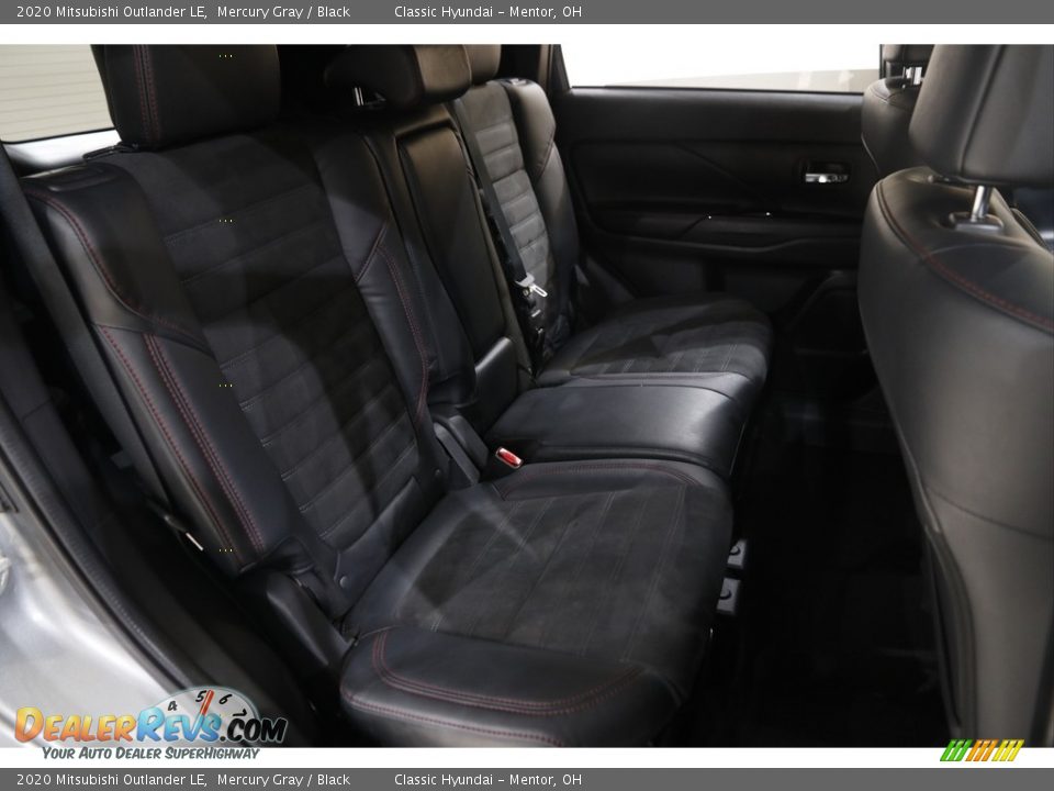 2020 Mitsubishi Outlander LE Mercury Gray / Black Photo #18