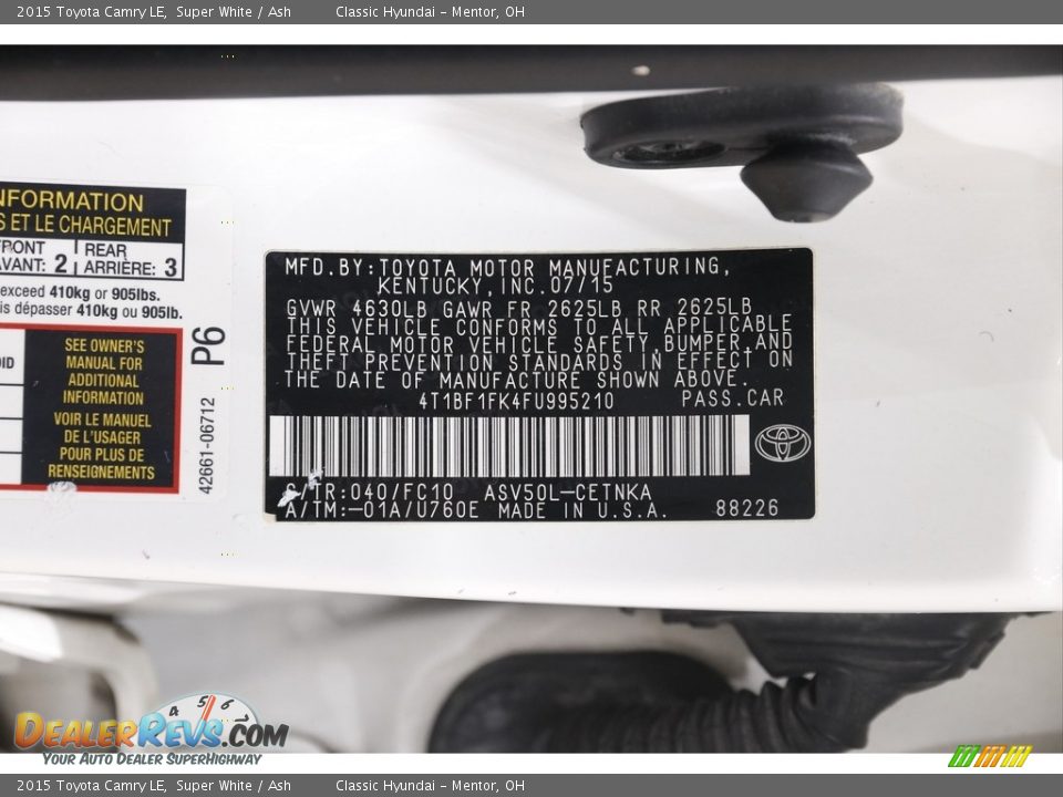 2015 Toyota Camry LE Super White / Ash Photo #21