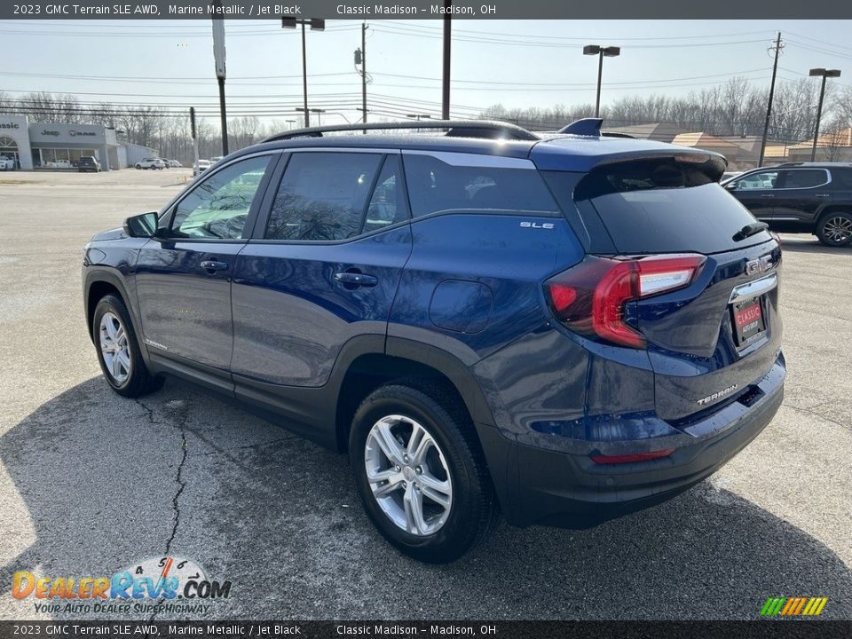Marine Metallic 2023 GMC Terrain SLE AWD Photo #2