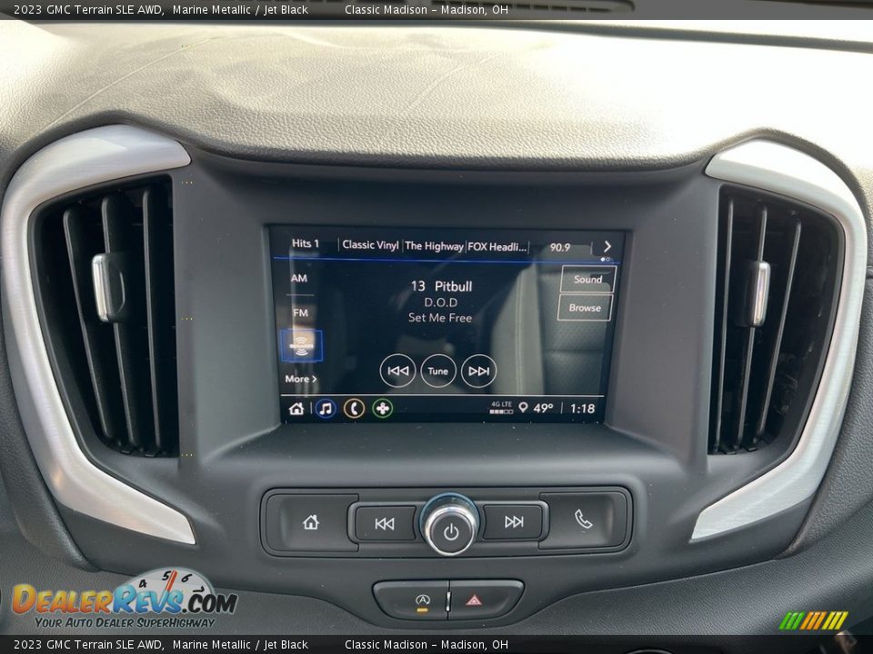 Controls of 2023 GMC Terrain SLE AWD Photo #11