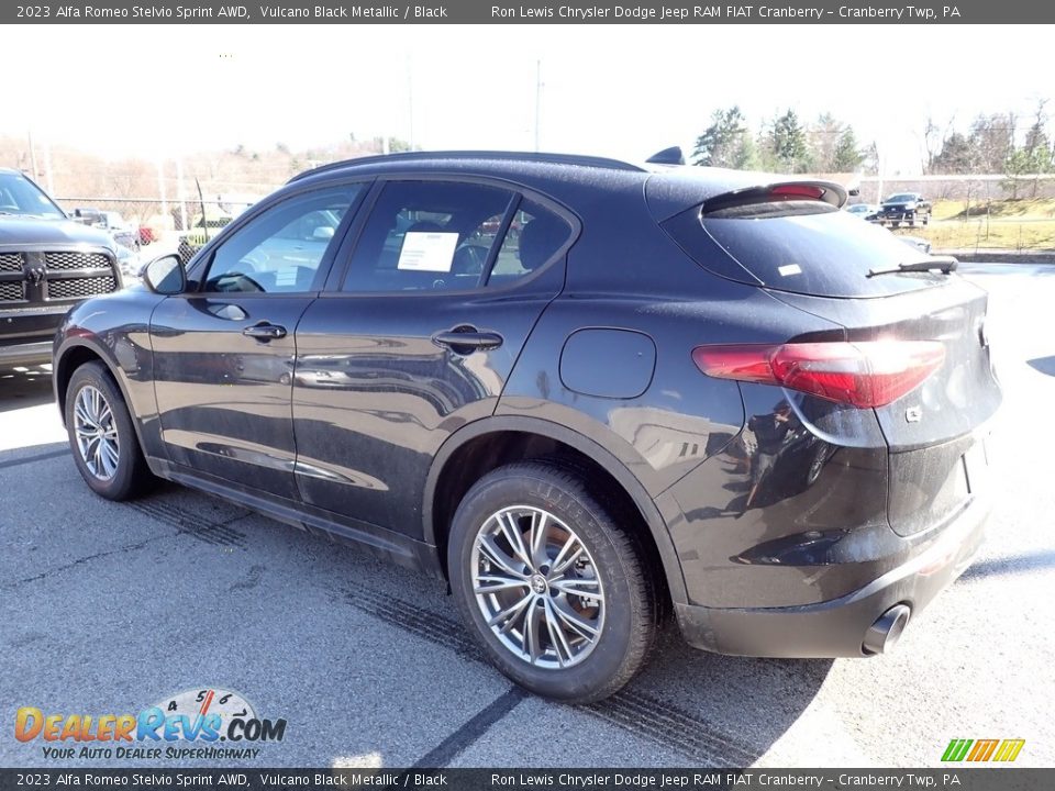 2023 Alfa Romeo Stelvio Sprint AWD Vulcano Black Metallic / Black Photo #3