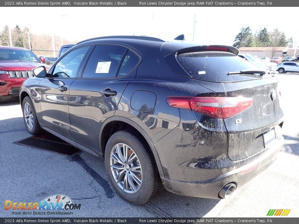 2023 Alfa Romeo Stelvio Sprint AWD Vulcano Black Metallic / Black Photo #3