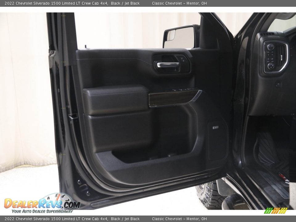 2022 Chevrolet Silverado 1500 Limited LT Crew Cab 4x4 Black / Jet Black Photo #4