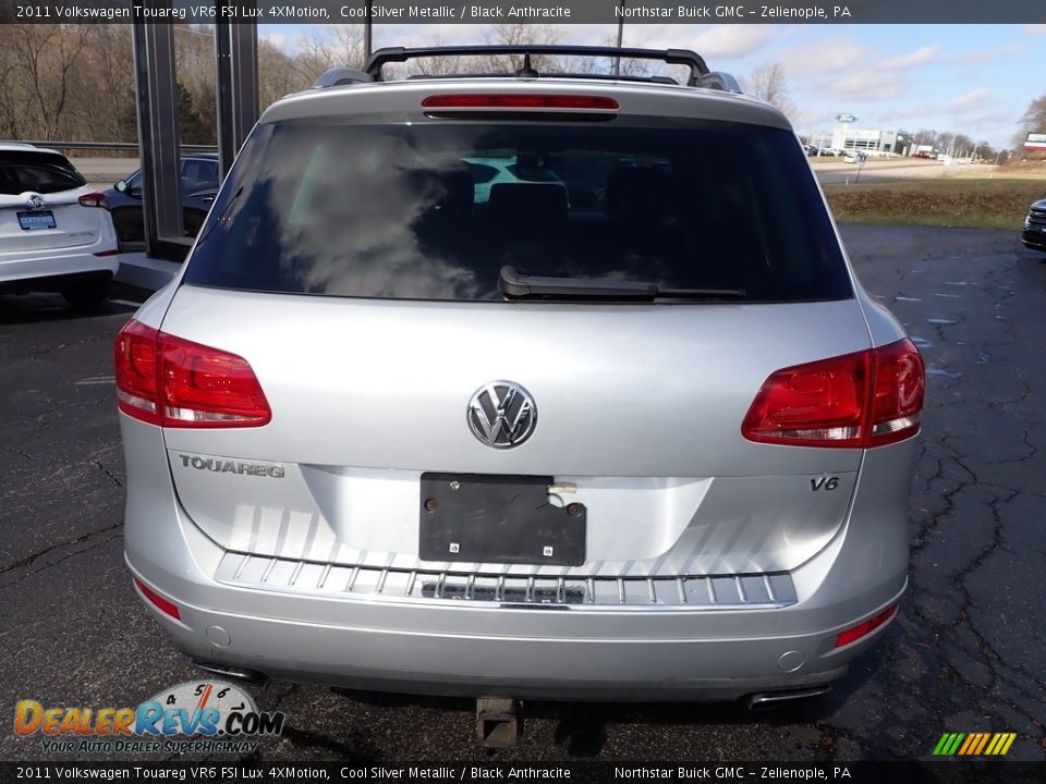 2011 Volkswagen Touareg VR6 FSI Lux 4XMotion Cool Silver Metallic / Black Anthracite Photo #5