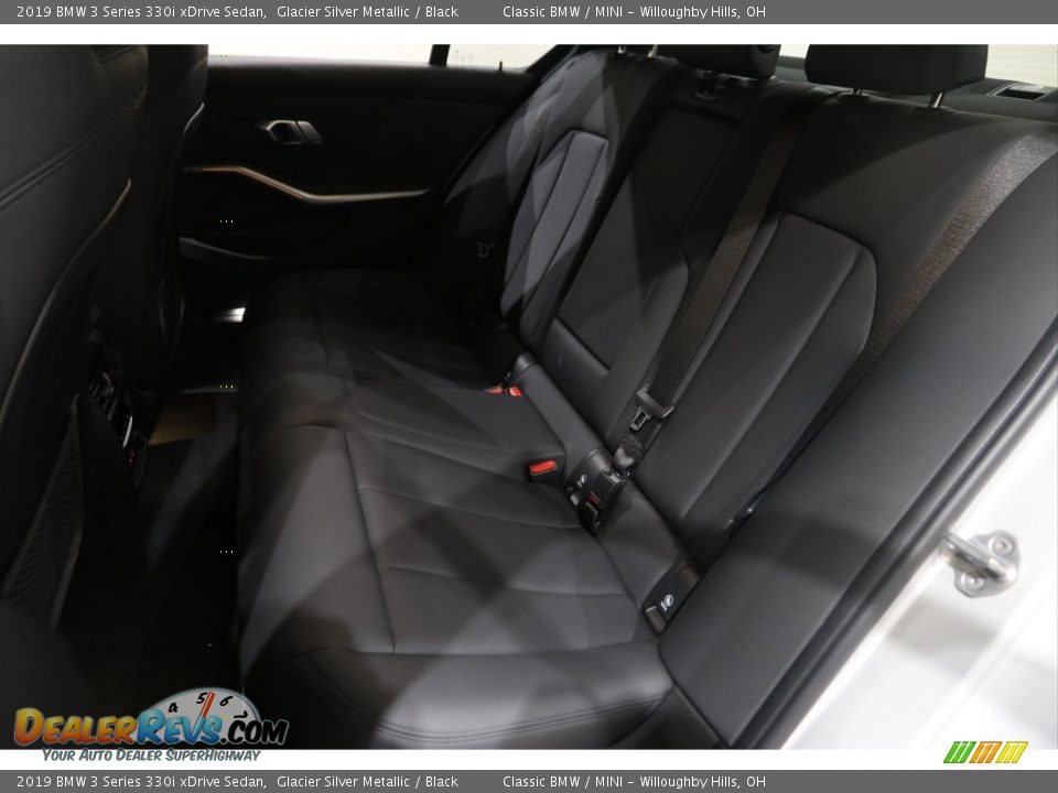 2019 BMW 3 Series 330i xDrive Sedan Glacier Silver Metallic / Black Photo #22