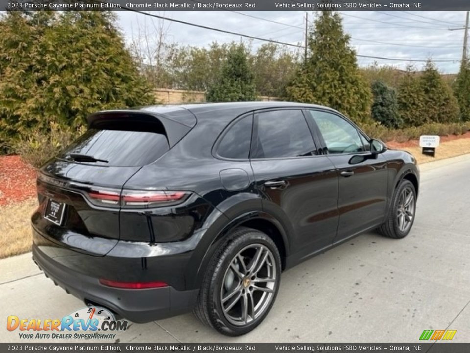 2023 Porsche Cayenne Platinum Edition Chromite Black Metallic / Black/Bordeaux Red Photo #18