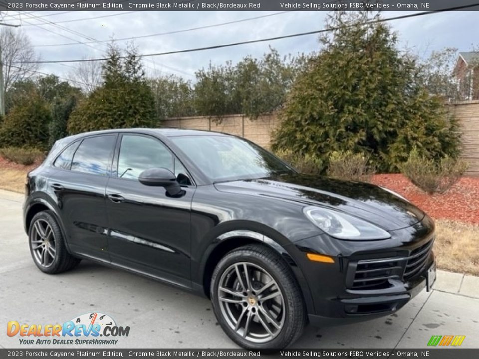 Front 3/4 View of 2023 Porsche Cayenne Platinum Edition Photo #20