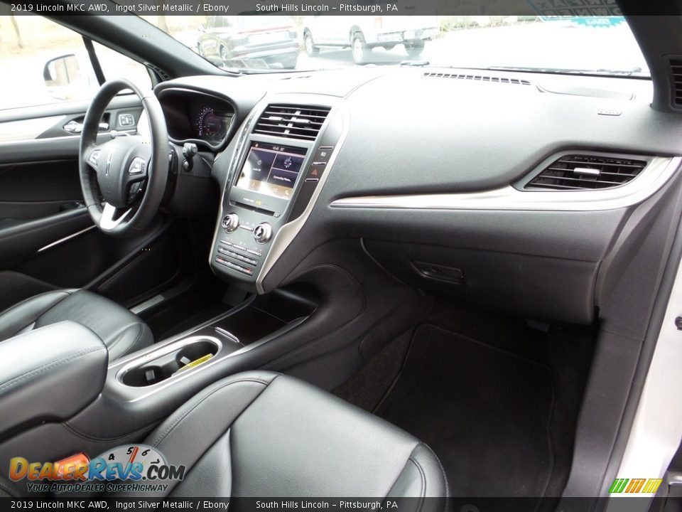 Dashboard of 2019 Lincoln MKC AWD Photo #12