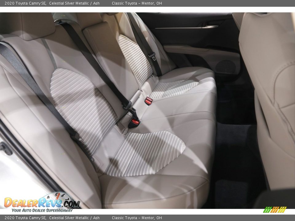 2020 Toyota Camry SE Celestial Silver Metallic / Ash Photo #14