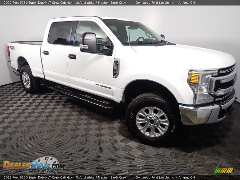 2022 Ford F250 Super Duty XLT Crew Cab 4x4 Oxford White / Medium Earth Gray Photo #3