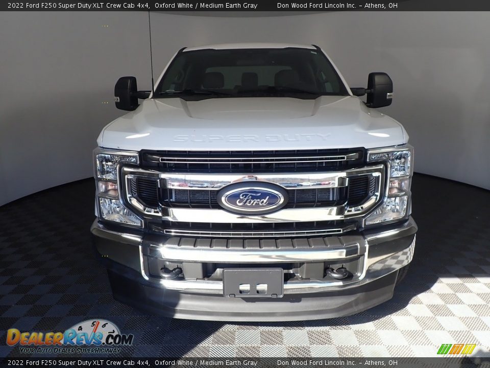 2022 Ford F250 Super Duty XLT Crew Cab 4x4 Oxford White / Medium Earth Gray Photo #5