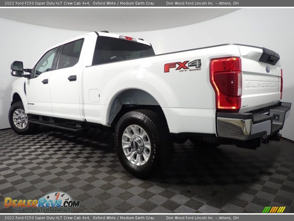 2022 Ford F250 Super Duty XLT Crew Cab 4x4 Oxford White / Medium Earth Gray Photo #11