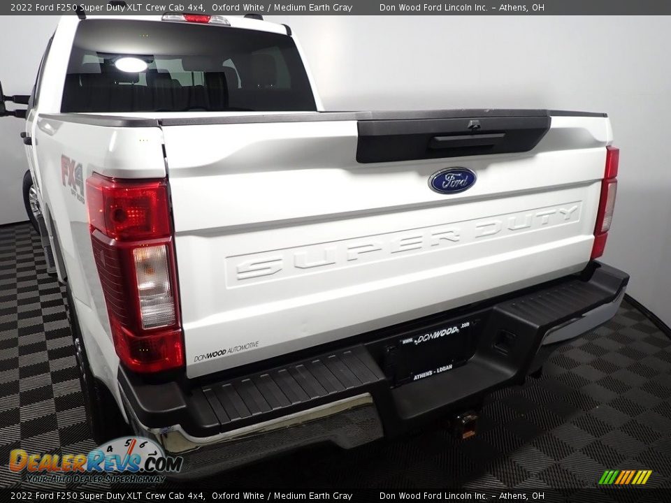 2022 Ford F250 Super Duty XLT Crew Cab 4x4 Oxford White / Medium Earth Gray Photo #13