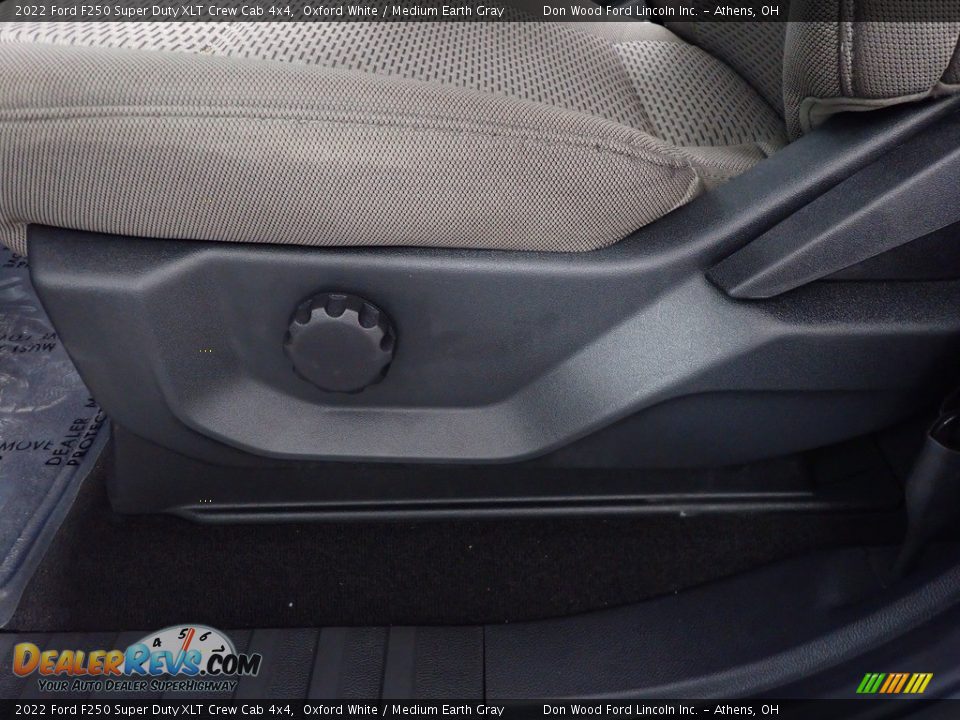 2022 Ford F250 Super Duty XLT Crew Cab 4x4 Oxford White / Medium Earth Gray Photo #20